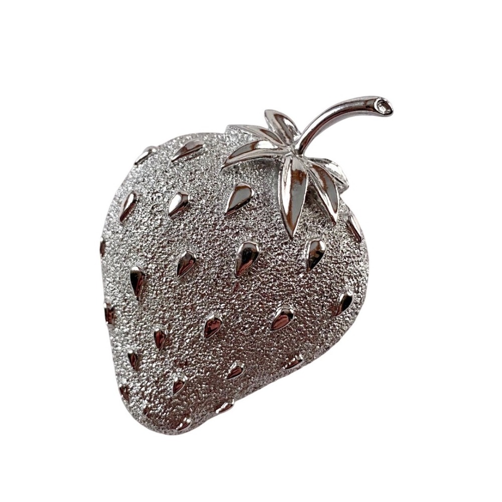 Sarah Coventry Silver Tone Sparkle Strawberry‎ Brooch Pin Fruit Charm Jewelry